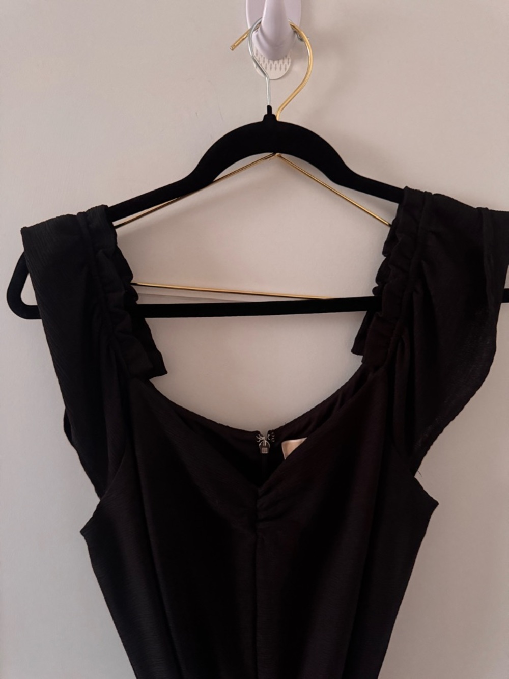 Ladies Michael Kors black Ruffle Sleeve Belted Jumpsuit Size Large new - Picture 2 of 4